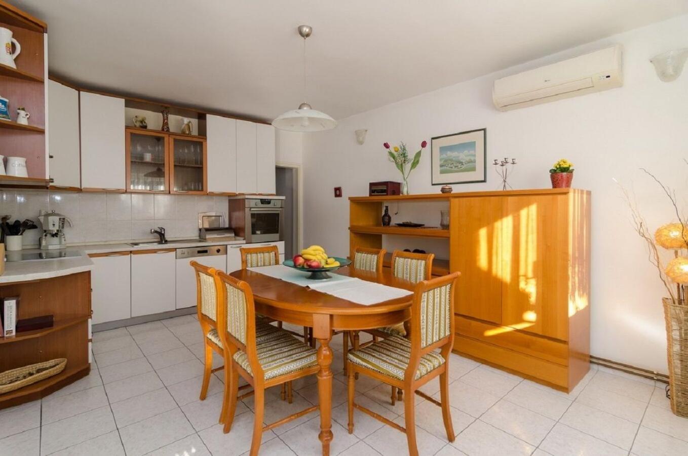 Holiday Home Old Town - Great Location 닌 외부 사진