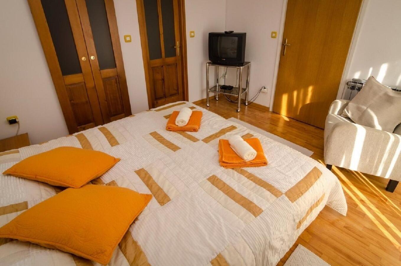 Holiday Home Old Town - Great Location 닌 외부 사진